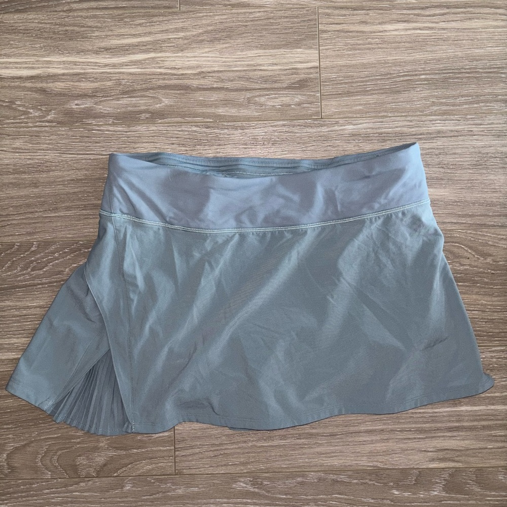 Lululemon tennis skirt size 6